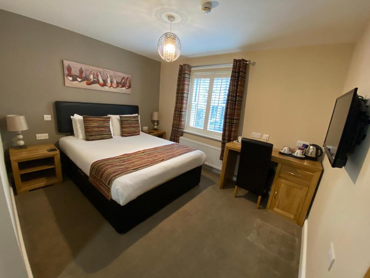 ברנרד קאסל The Three Horseshoes Hotel מראה חיצוני תמונה