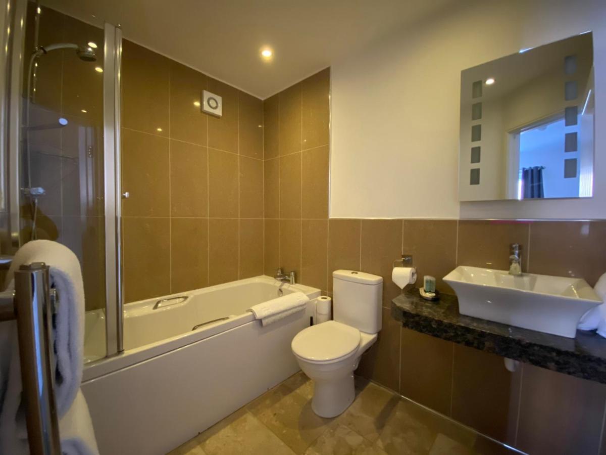 ברנרד קאסל The Three Horseshoes Hotel מראה חיצוני תמונה
