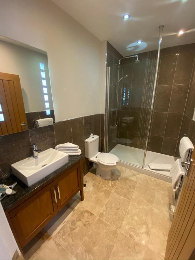 ברנרד קאסל The Three Horseshoes Hotel מראה חיצוני תמונה