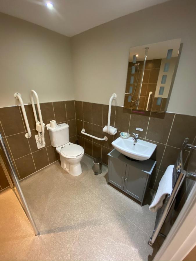ברנרד קאסל The Three Horseshoes Hotel מראה חיצוני תמונה