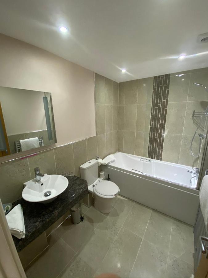 ברנרד קאסל The Three Horseshoes Hotel מראה חיצוני תמונה